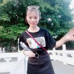 小冉冉吃瓜,小冉冉的瓜田奇遇记