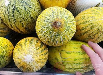 哈密瓜跟蜂蜜可以吃吗,健康美味两不误