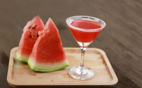 宿舍吃瓜照片,揭秘校园生活趣味瞬间