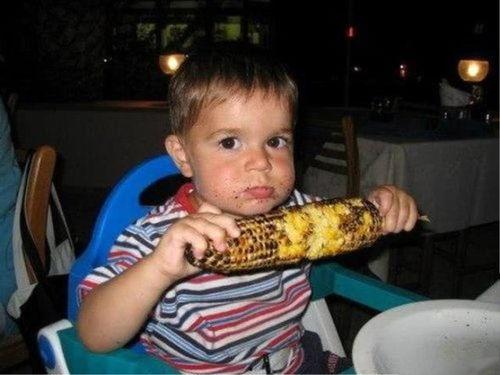 #(滑稽宝宝_吃瓜),萌态十足引网友爆笑